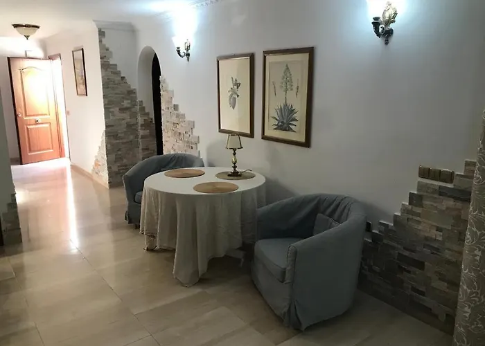 Semesterbostad Natali *